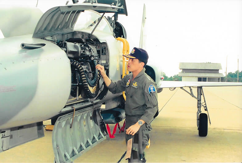 พระราชกรณียกิจด้านการบิน