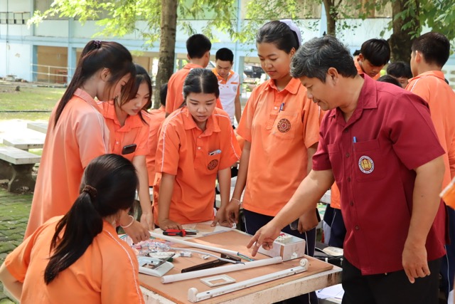 กิจกรรมทักษะอาชีพ มอปลาย