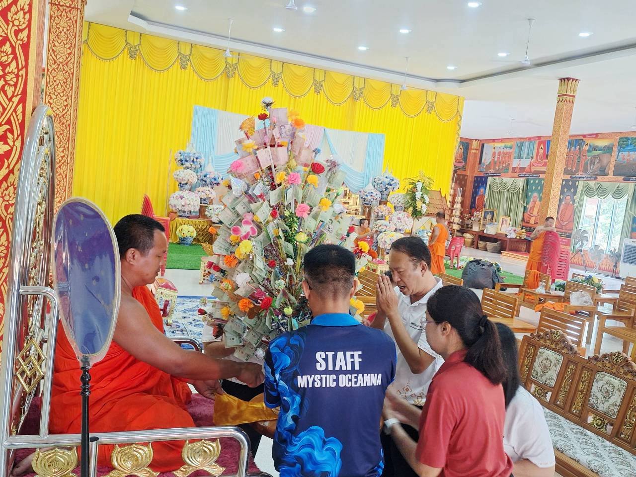 ร่วมถวายกองผ้าป่าสามัคคี สมทบทุนจัดตั้งมูลนิธิและงานกู้ภัย ณ วัดใหม่หนองเงิน